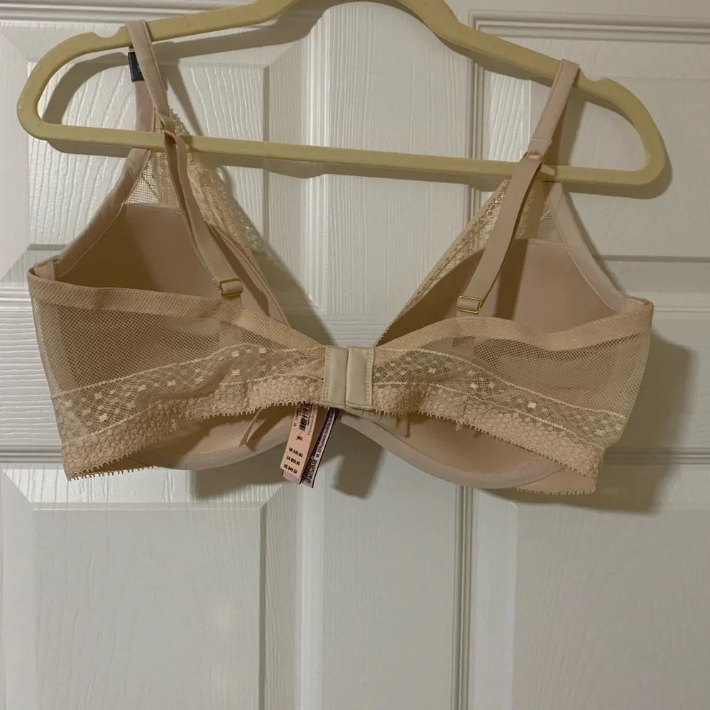 NWT Incredible by Victoria's Secret Plunge Tan‎ Beige Lace Bra Size 38D